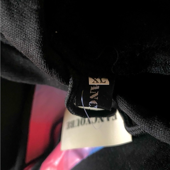 BTS Love Yourself Black Hoodie - Picture 5 of 6